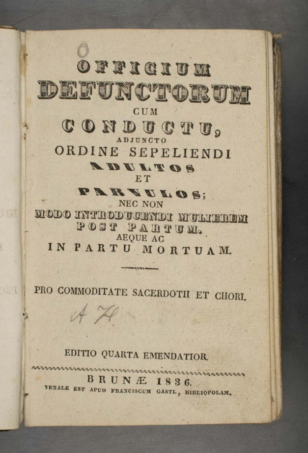 Officium defunctorum cum conductu, adjuncto ordine sepeliendi adultos et parvulos