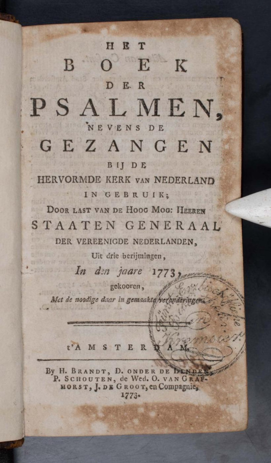 HET BOEK DER PSALMEN, NEVENS DE GEZANGEN BIJ DE HERVORMDE KERK VAN NEDERLAND IN GEBRUIK