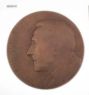Medailon "J.Heyrovský"