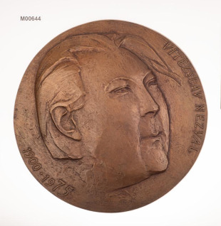 Medailon "V.Nezval"