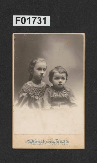 kabinetní portrétní vizitková fotografie
