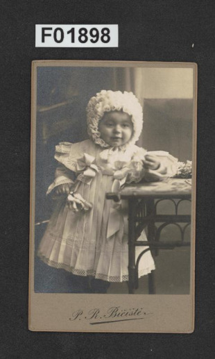 kabinetní portrétní vizitková fotografie