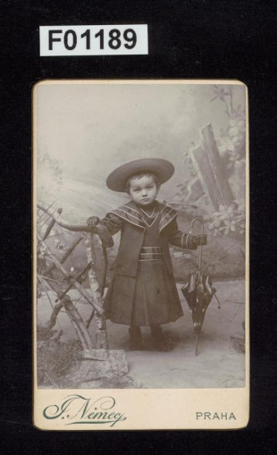 kabinetní portrétní vizitková fotografie