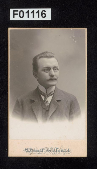 kabinetní portrétní vizitková fotografie