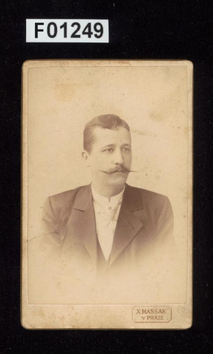 kabinetní portrétní vizitková fotografie