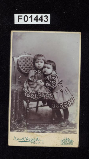 kabinetní portrétní vizitková fotografie