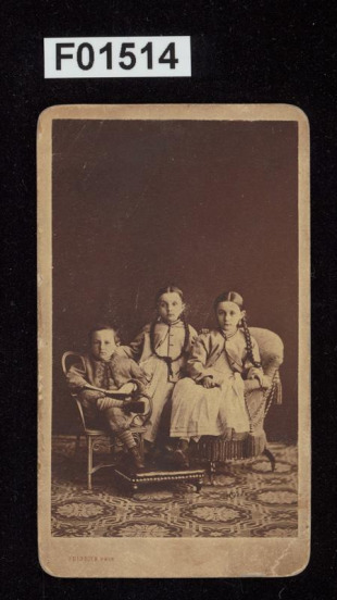 kabinetní portrétní vizitková fotografie