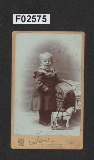 kabinetní portrétní vizitková fotografie