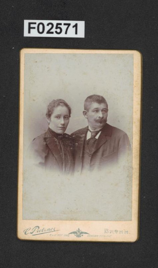 kabinetní portrétní vizitková fotografie