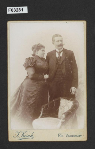 kabinetní portrétní vizitková fotografie