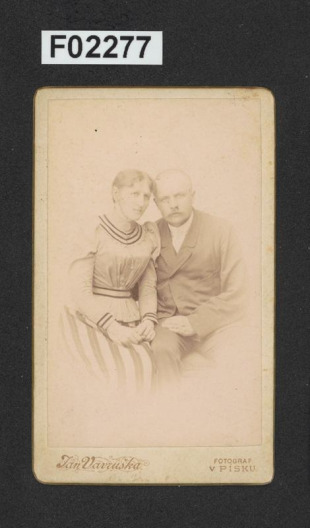 kabinetní portrétní vizitková fotografie