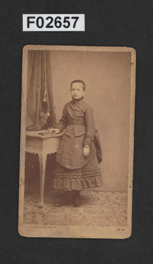 kabinetní portrétní vizitková fotografie