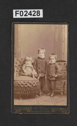 kabinetní portrétní vizitková fotografie